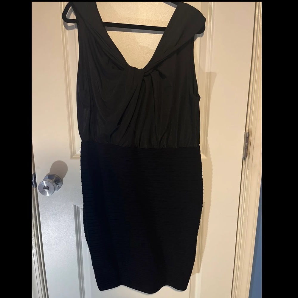 Black bodycon dress